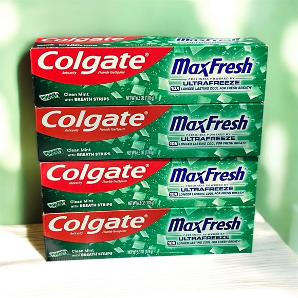 Colgate MaxFresh Toothpaste Pack - Picture 1 of 1